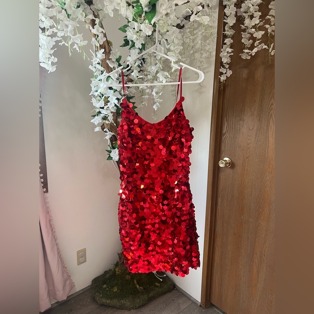 Love by Theia Red Sequin Mini Dress ♥️